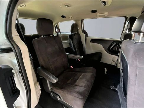 Used 2014 Dodge Grand Caravan SXT FWD image 21