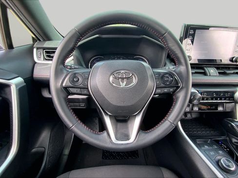 Used 2022 Toyota RAV4 SE AWD/4WD image 6