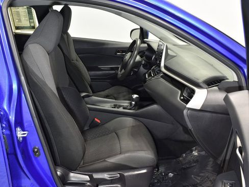 Used 2020 Toyota C-HR LE image 31