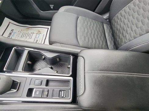 Used 2025 Nissan Pathfinder SV image 24