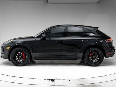 Certified 2025 Porsche Macan S AWD/4WD image 2
