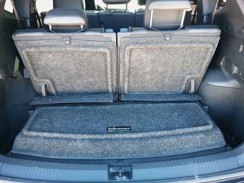 Used 2023 Volkswagen Tiguan SE R-Line image 12