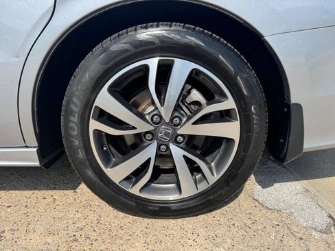 Used 2023 Honda Odyssey Touring image 9