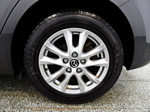 Used 2017 MAZDA MAZDA3 Sport FWD image 19