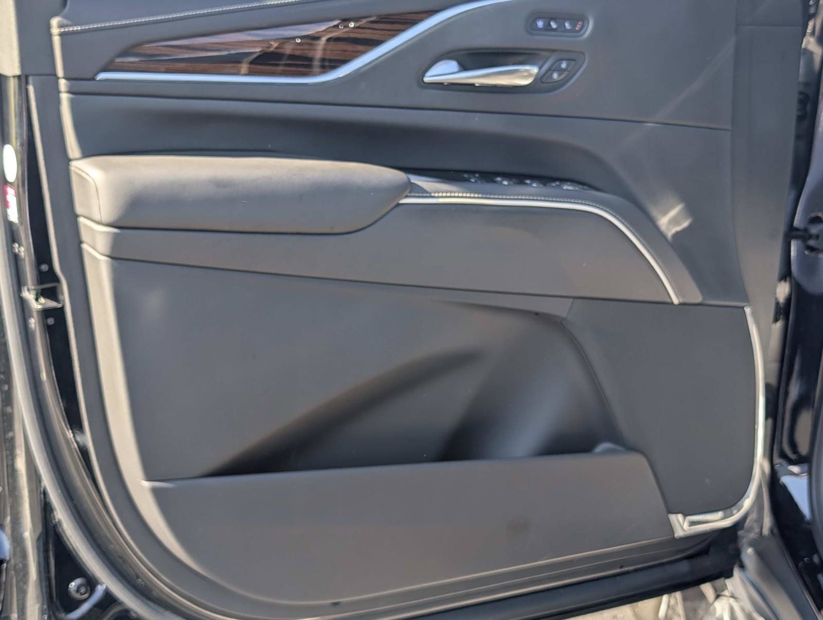 Used 2022 Cadillac Escalade Premium Luxury RWD image 10