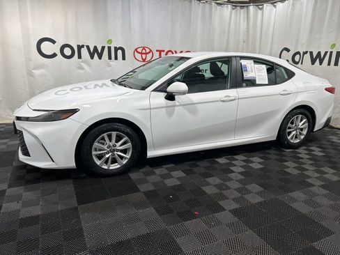 Used 2025 Toyota Camry LE image 4