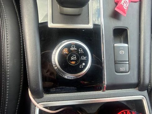 Used 2023 Mitsubishi Outlander SE FWD image 31
