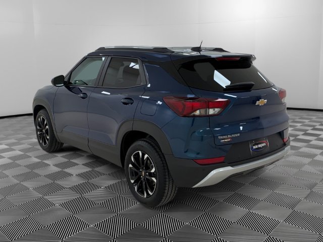 Certified 2021 Chevrolet TrailBlazer LT w/ Convenience Package FWD image 3