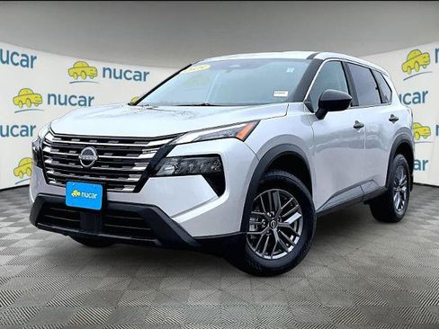 Used 2025 Nissan Rogue S AWD/4WD image 3
