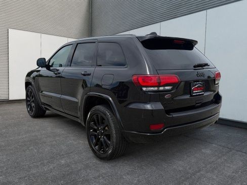 Used 2019 Jeep Grand Cherokee Altitude AWD/4WD image 11
