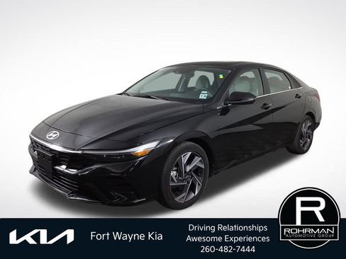 Used 2025 Hyundai Elantra Limited FWD image 1