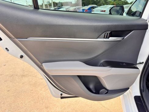 Used 2021 Toyota Camry LE FWD image 14