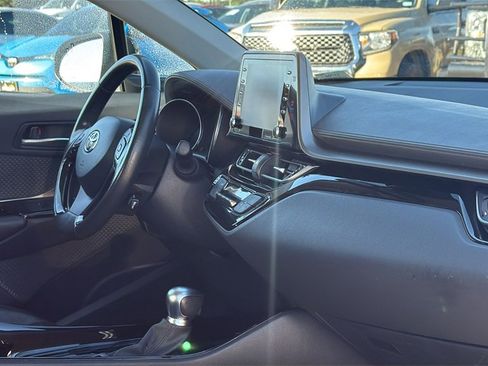 Used 2021 Toyota C-HR Limited image 32