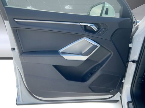 New 2025 Audi Q3 2.0T Premium image 16