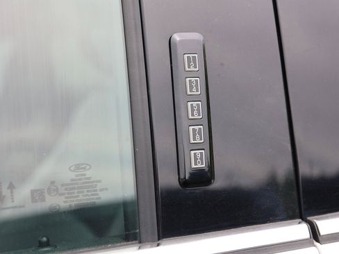 Certified 2024 Ford F250 Lariat w/ Lariat Ultimate Package AWD/4WD image 7