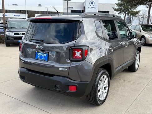 Used 2016 Jeep Renegade Latitude image 4