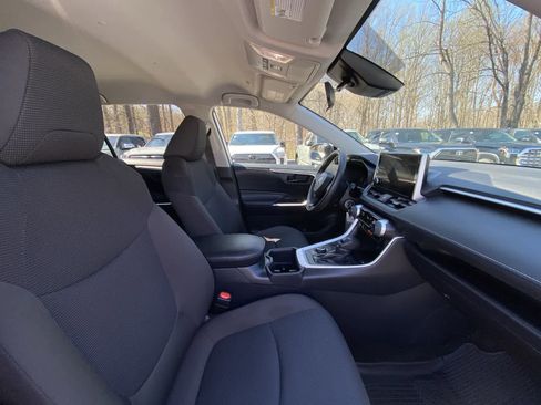 Used 2025 Toyota RAV4 LE image 25