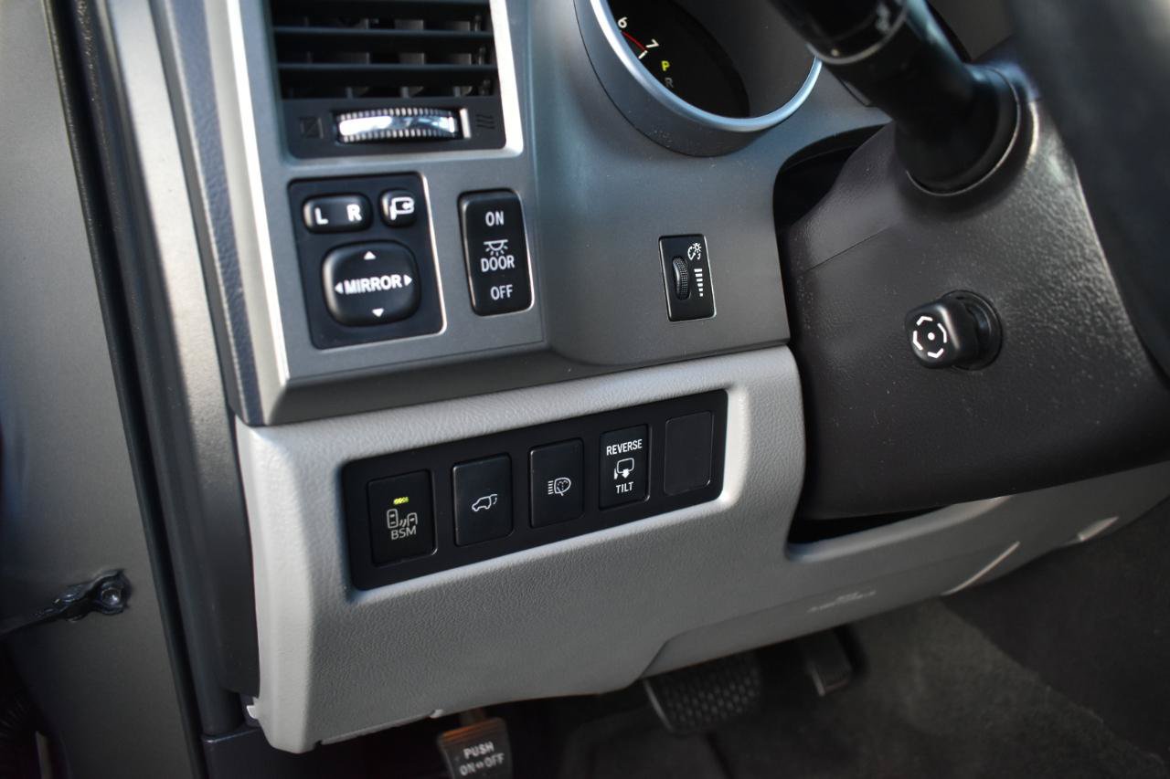 Used 2014 Toyota Sequoia Platinum RWD image 46