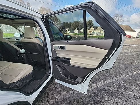 Certified 2020 Ford Explorer Platinum w/ Premium Technology Package AWD/4WD image 13