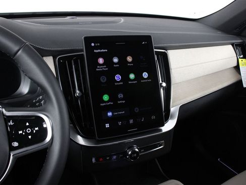 New 2026 Volvo XC90 B6 Plus w/ Protection Package Premier image 6