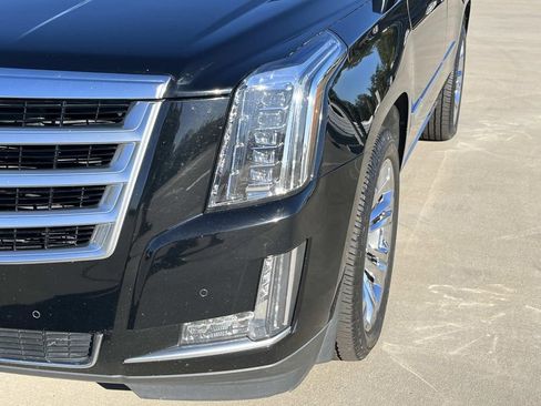 Used 2016 Cadillac Escalade Premium image 9