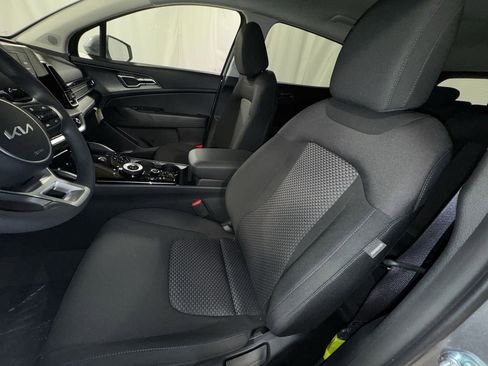 Certified 2025 Kia Sportage LX image 13