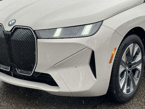 Used 2026 BMW iX xDrive45 image 11