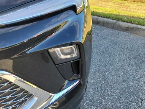 Used 2025 Buick Encore GX Avenir w/ Avenir Technology Package image 4