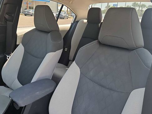 Used 2022 Toyota Corolla LE image 13