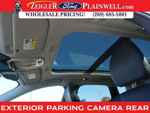 Used 2018 Volvo XC60 T6 Momentum w/ Advanced Package image 18