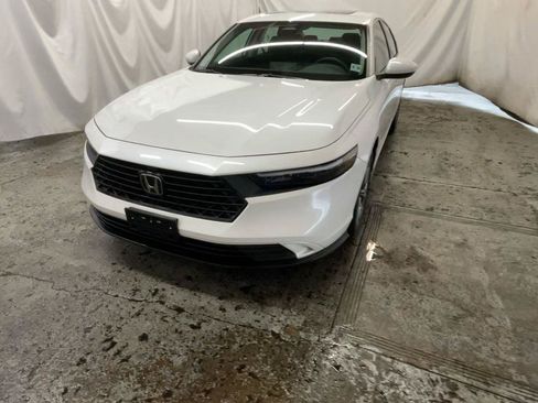 Used 2023 Honda Accord EX image 11