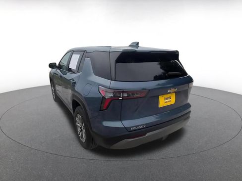Used 2025 Chevrolet Equinox LT FWD image 11