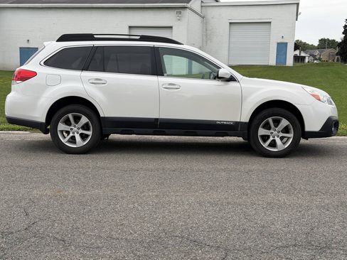 Used 2014 Subaru Outback 2.5i Premium AWD/4WD image 4