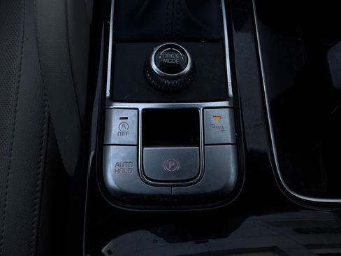 Used 2024 Kia Telluride EX w/ EX Captain's Chair Package FWD image 26