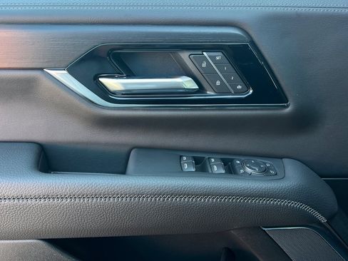 New 2026 GMC Yukon XL Denali image 9