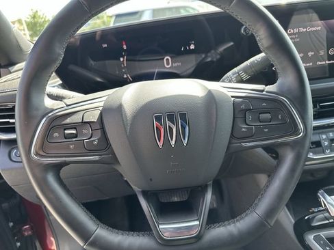 Certified 2025 Buick Envista Sport Touring w/ Convenience I Package FWD image 13