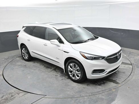 Used 2021 Buick Enclave Avenir w/ Avenir Technology Package AWD/4WD image 18