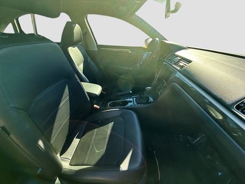 Used 2016 Volkswagen Passat 1.8T SE image 32