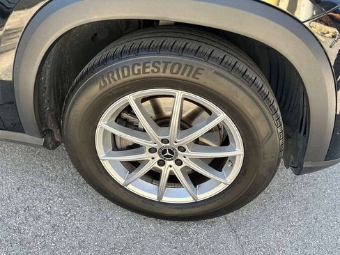 Used 2024 Mercedes-Benz GLE 450e 4MATIC image 23