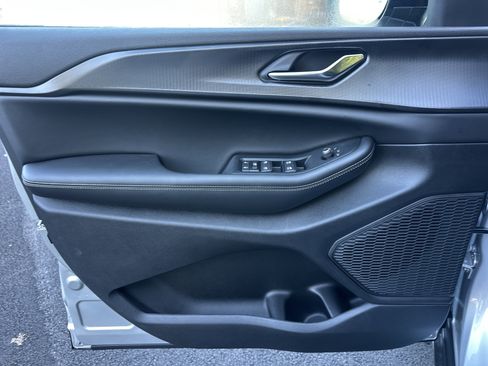 New 2025 Jeep Grand Cherokee L Altitude image 27