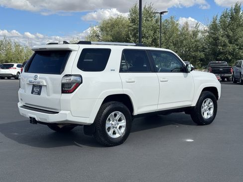 Used 2021 Toyota 4Runner SR5 image 8