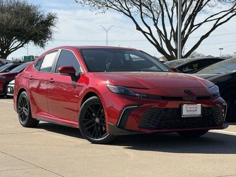 New 2026 Toyota Camry SE image 2