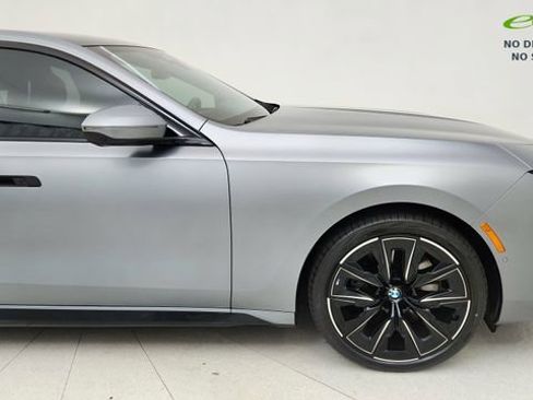 Used 2023 BMW 760i xDrive w/ Executive Package AWD/4WD image 7