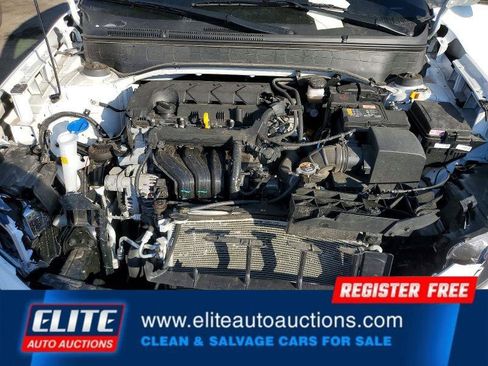 Used 2024 Hyundai Venue Limited image 24