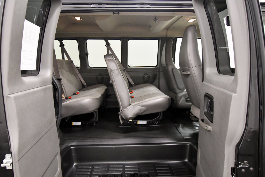Used 2025 Chevrolet Express 3500 LS RWD image 13