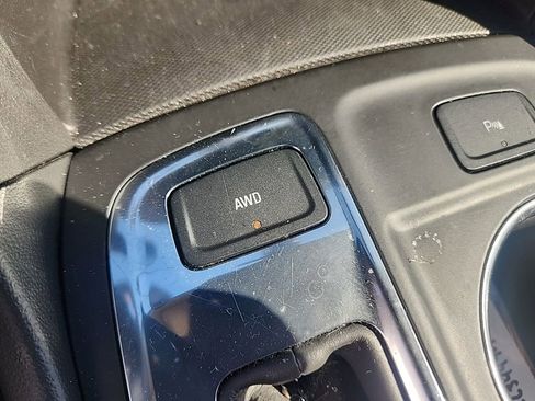 Used 2024 Chevrolet Equinox LT image 17