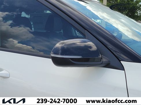 New 2026 Kia Seltos S FWD image 8
