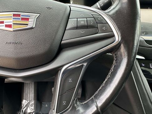Used 2018 Cadillac XT5 Luxury w/ Driver Awareness Package AWD/4WD image 14