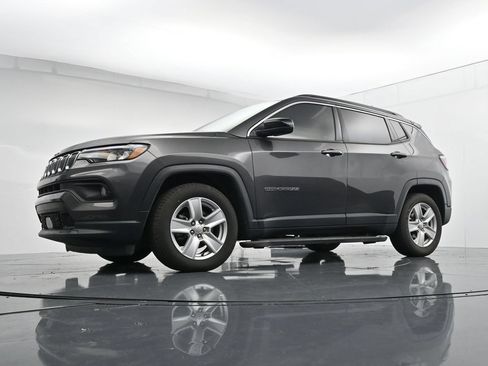 Used 2022 Jeep Compass Latitude FWD image 20