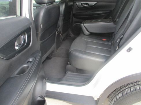 Used 2014 Nissan Rogue SL image 8